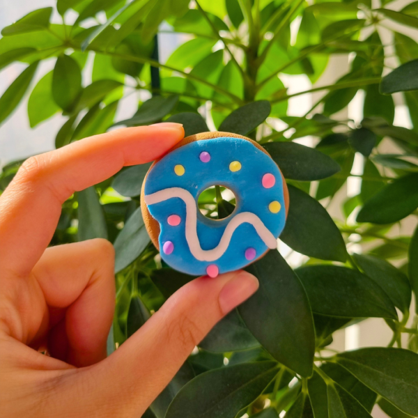 Blue sprinkle donut - Image 6
